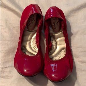Dexflex comfort red comfy flats